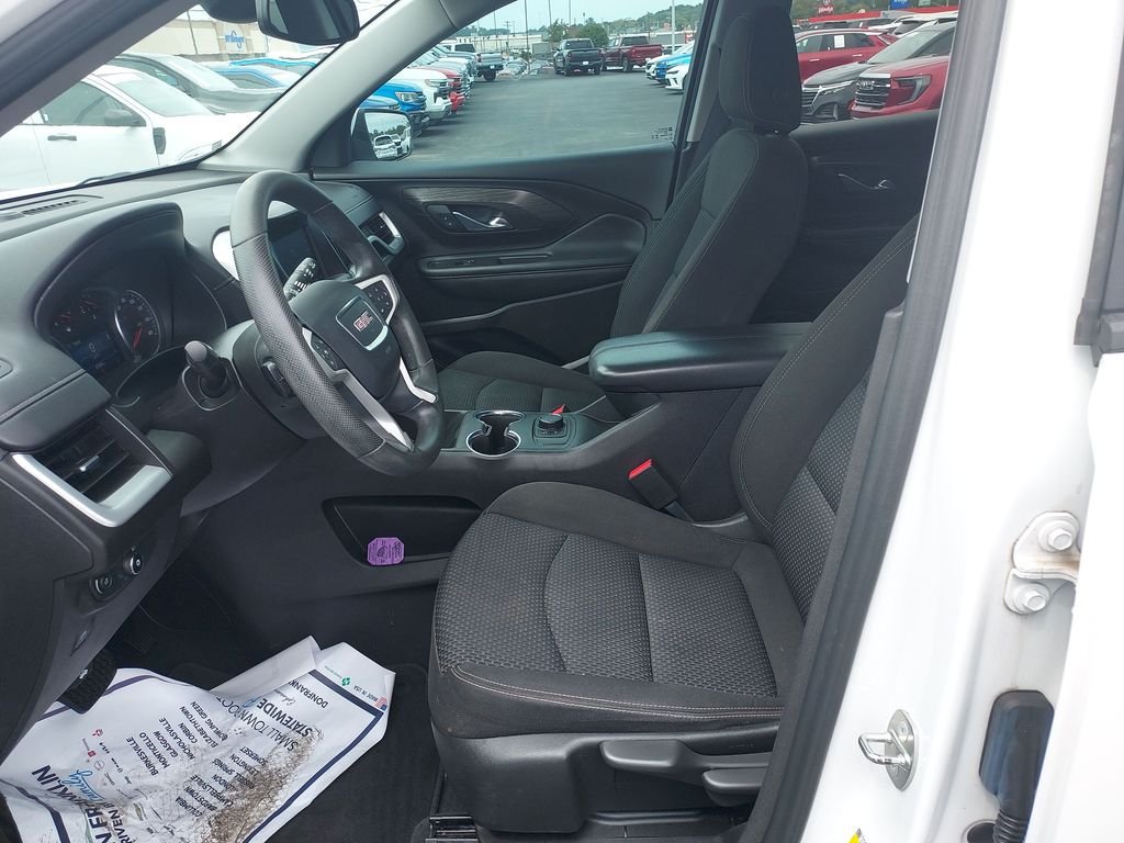 Used 2024 White GMC SLE image 13