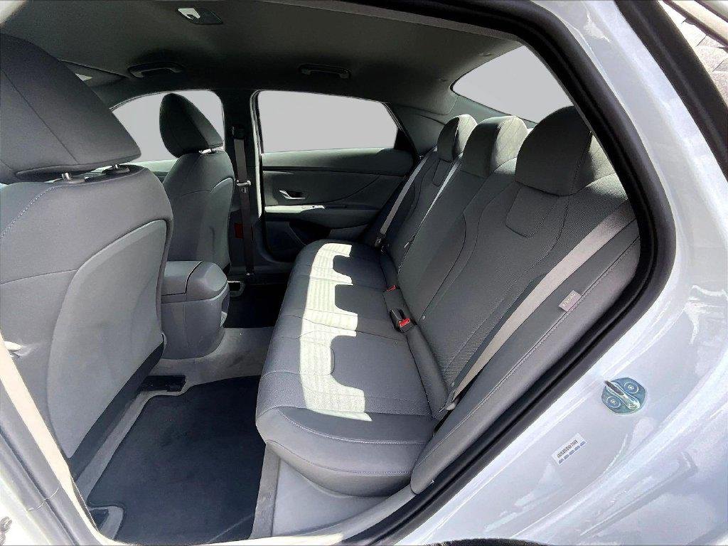 New 2026 White Hyundai SE image 22