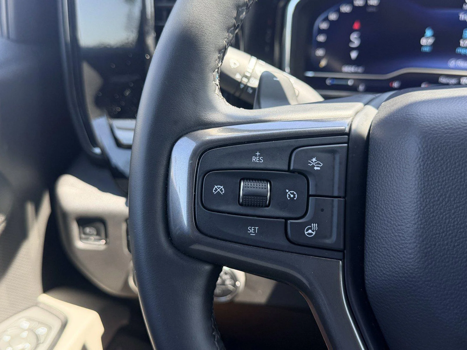 Used 2025 Cypress Gray Chevrolet ZR2 image 25