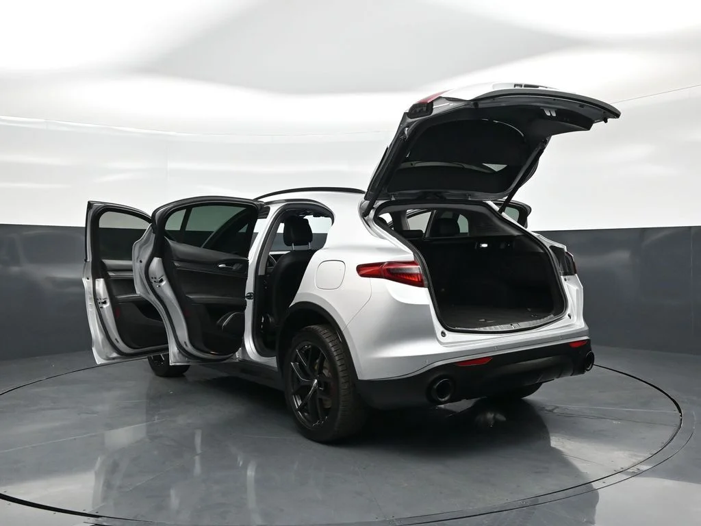 Used 2020 Gray Alfa Romeo Base image 31