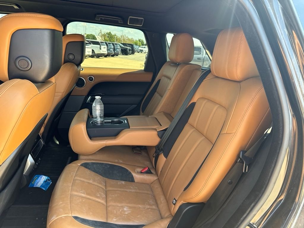 Used 2020 Black Land Rover HSE Dynamic image 7