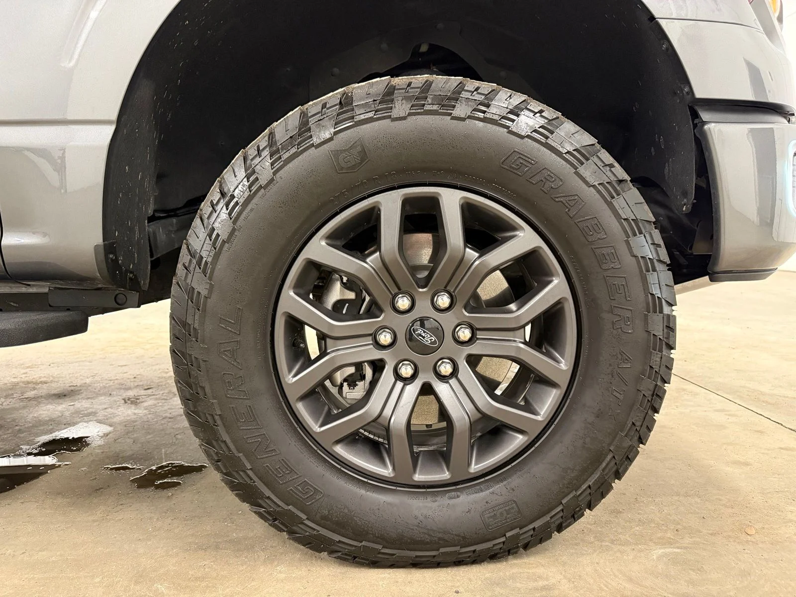 Used 2025 Gray Ford Tremor image 27