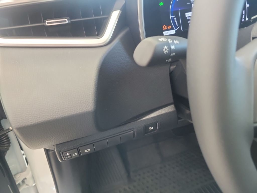 2025 Toyota Corolla XLE - Photo 19