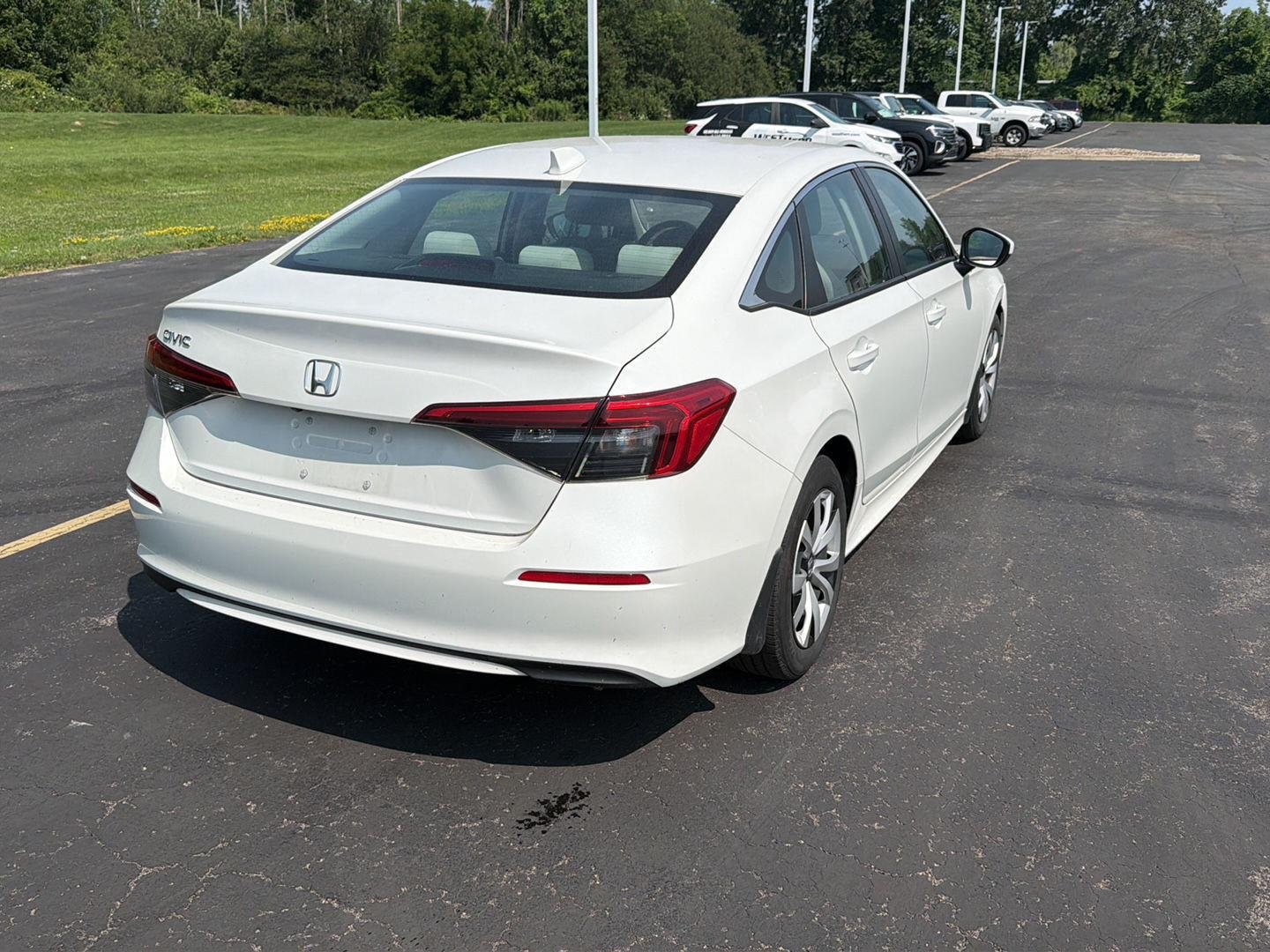Used 2023 Platinum White Pearl Honda LX image 5