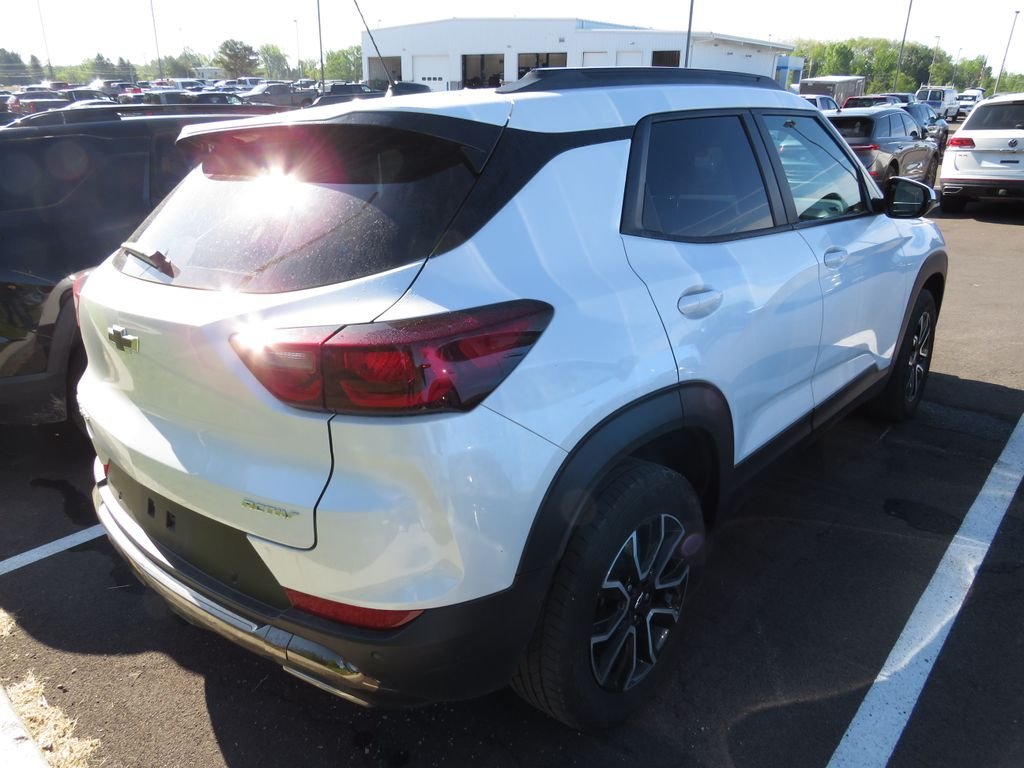 Used 2025 Beige Chevrolet ACTIV image 10