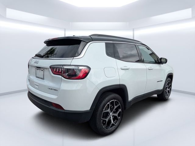 Used 2024 White Jeep Limited image 3