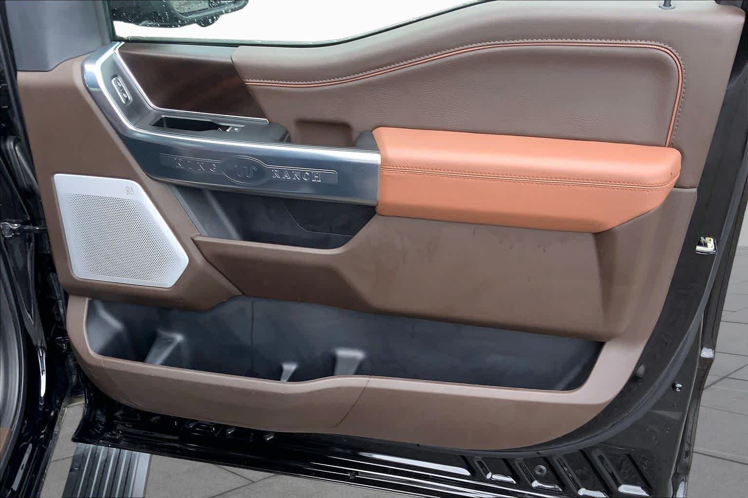 Used 2025 Agate Black/Marsh Gray Ford King Ranch image 22