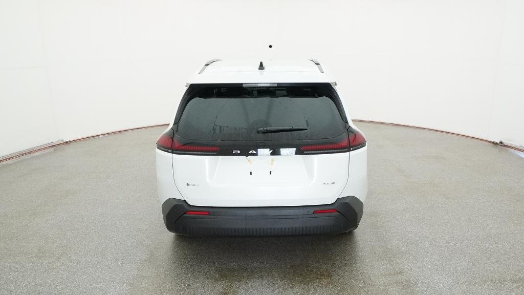 New 2026 Wind Chill Pearl Toyota XLE Premium image 4