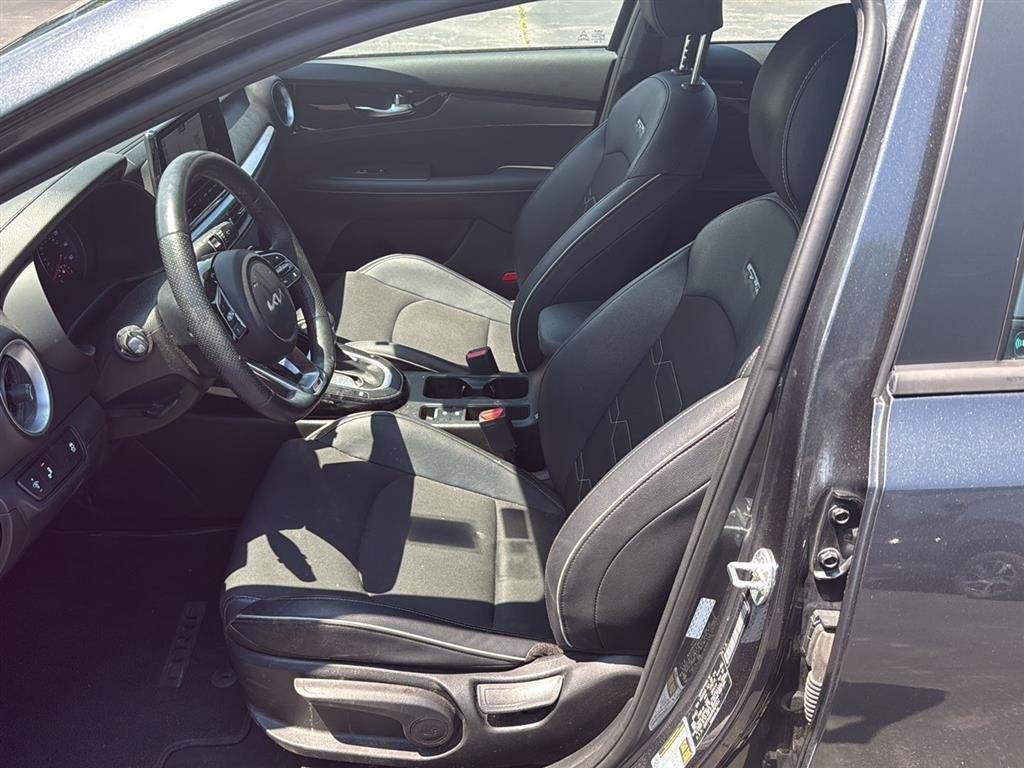 Used 2023 Gravity Gray Kia GT-Line image 2
