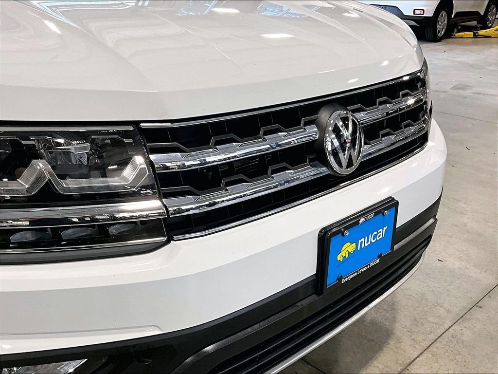 Used 2019 White Volkswagen 3.6L V6 SE image 33