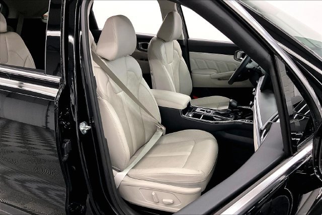 Used 2025 Ebony Black Kia SX image 8