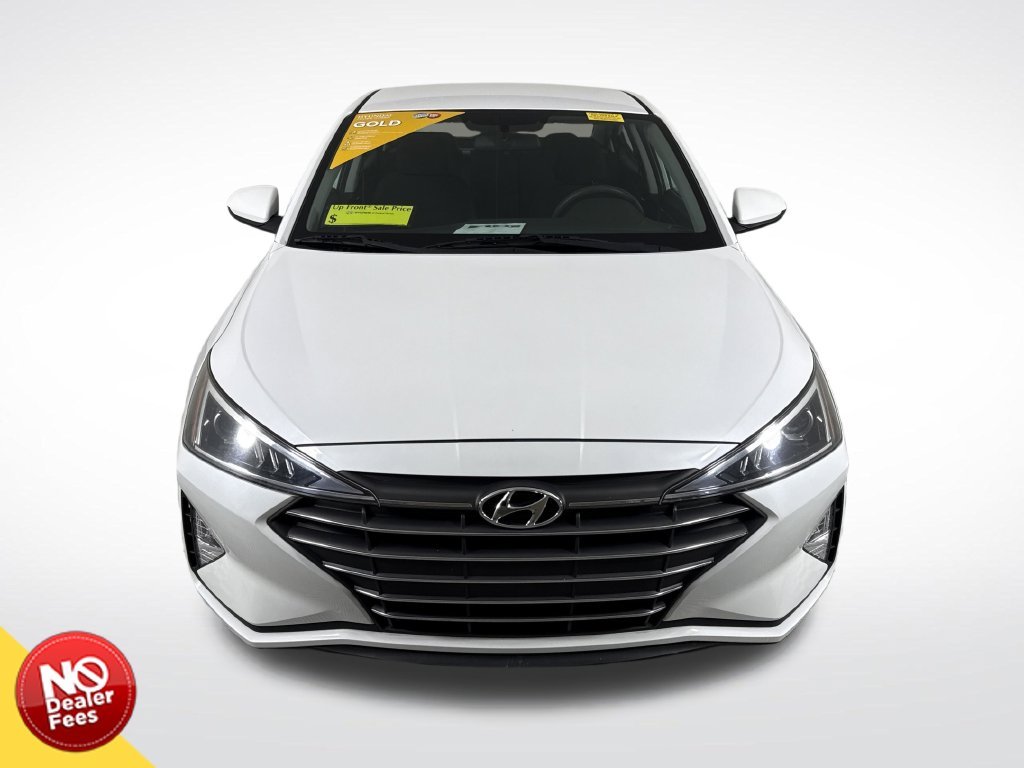 Used 2019 White Hyundai SE image 9