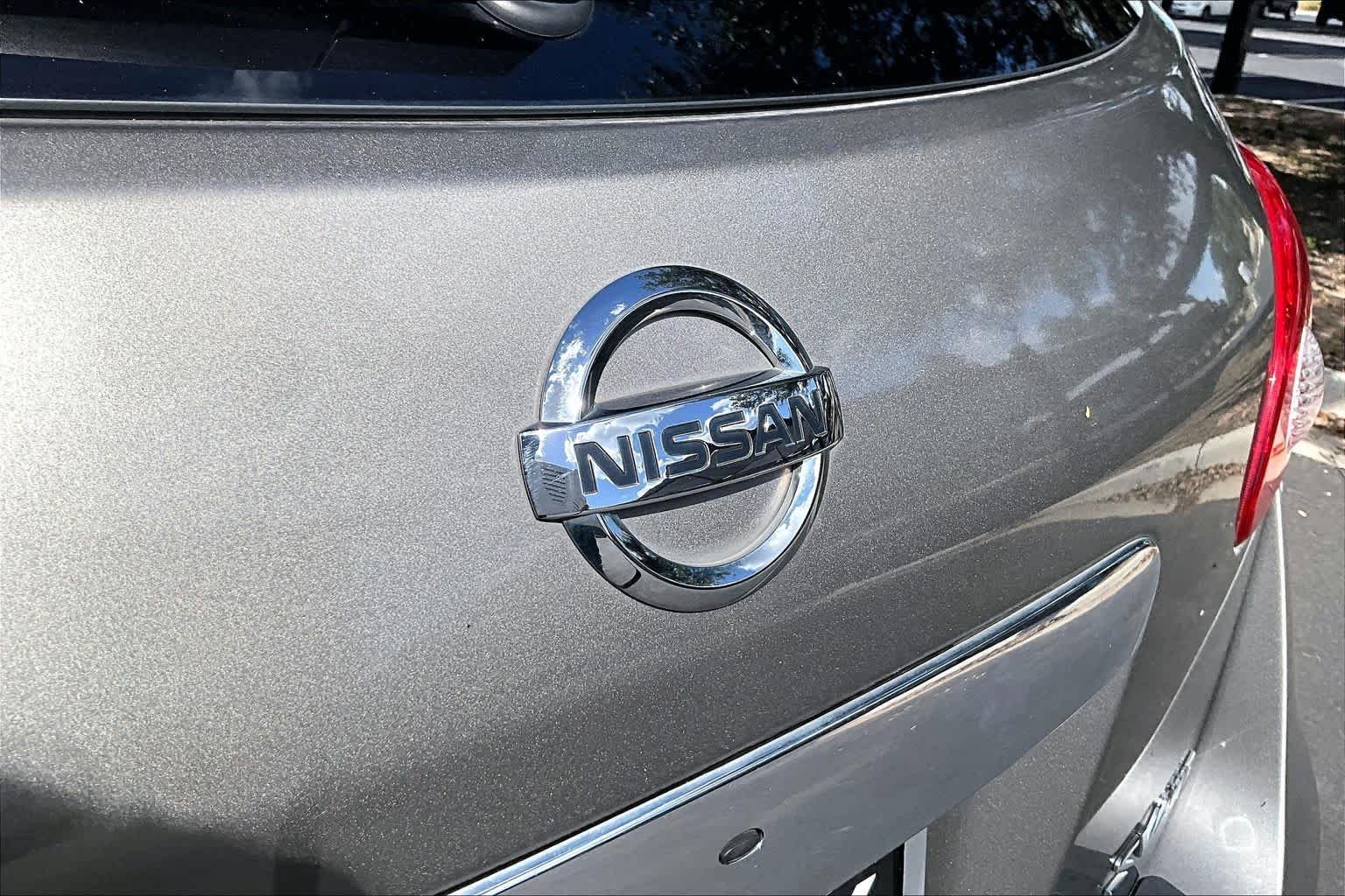Used 2012 Platinum Graphite Nissan SV image 30