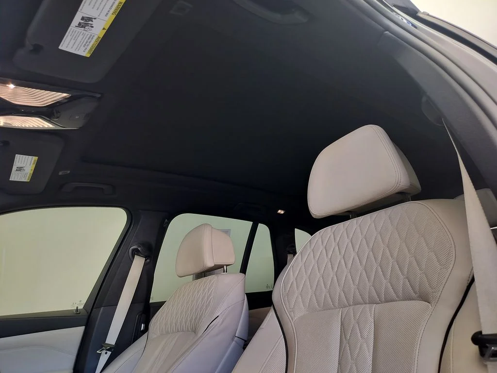 Used 2022 Black BMW sDrive40i image 9
