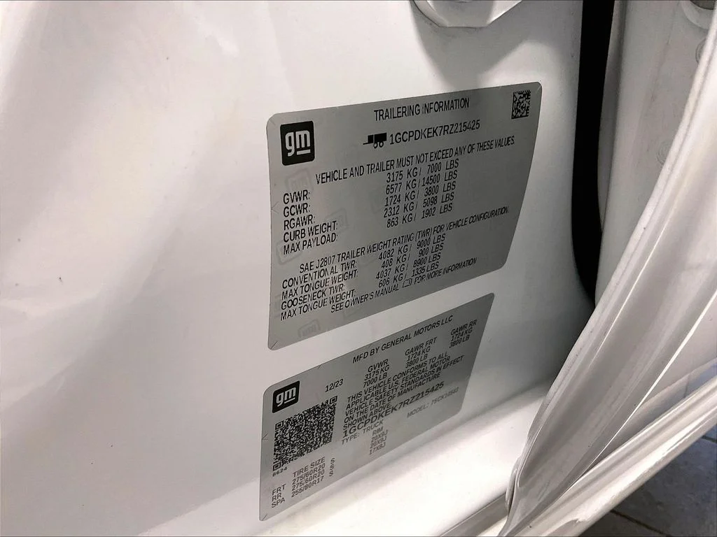 Used 2024 White Chevrolet LT image 35