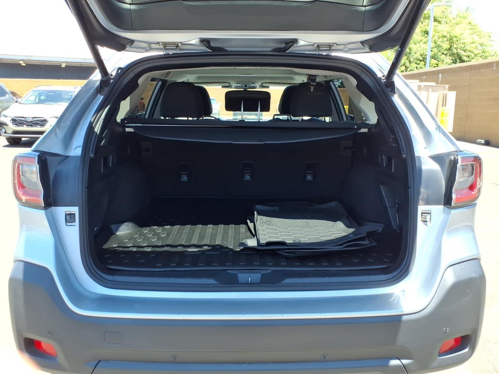 Used 2025 Ice Silver Metallic Subaru Onyx Edition image 16