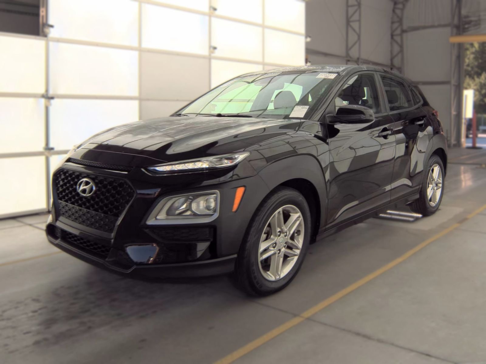 Used 2021 Black Hyundai SE image 2