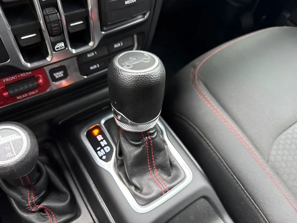 Used 2019  Jeep Rubicon image 17