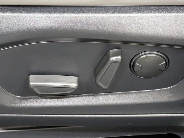 New 2026 Star White Metallic Tri-Coat Ford Active image 39