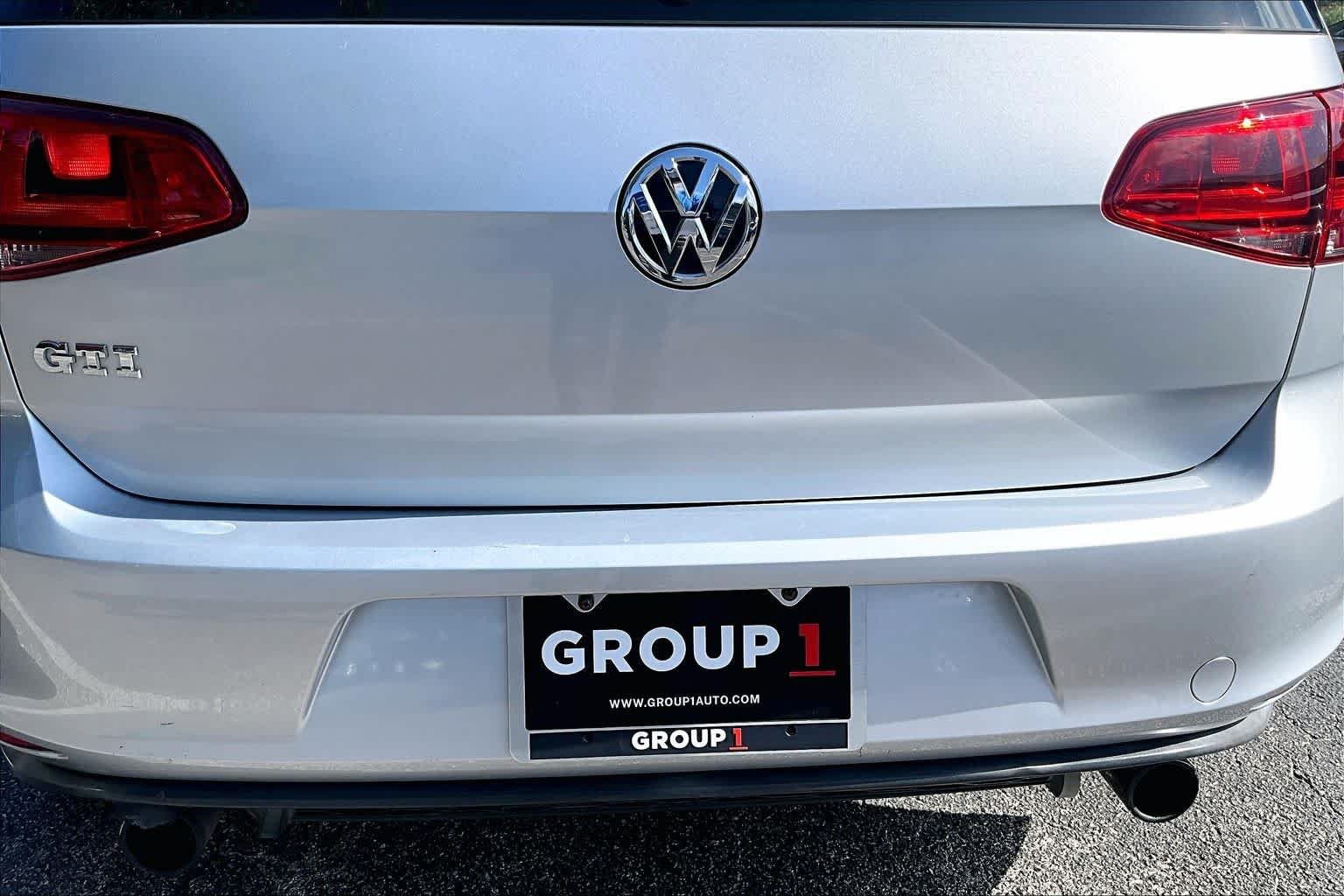 Used 2015 Reflex Silver Metallic Volkswagen S image 32