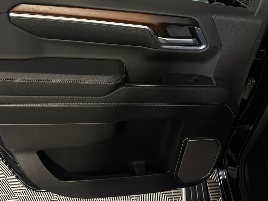 Used 2024 Onyx Black GMC Denali image 28