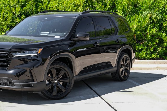 Used 2025 Black Honda Black Edition image 5