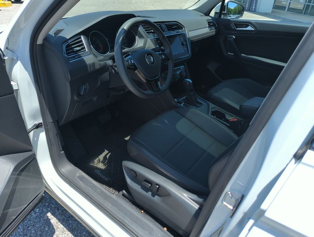 Certified Used 2021 White/off-white Volkswagen 2.0T SE image 11