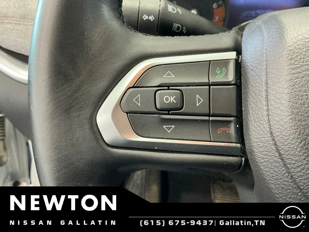 Used 2022 Bright White Clearcoat Jeep Latitude Lux image 31