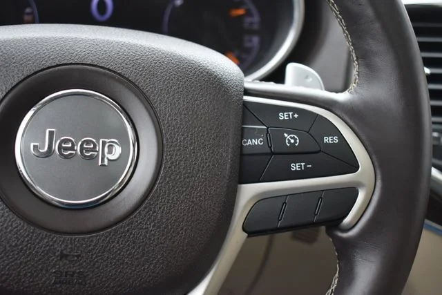 Used 2016 White Jeep Overland image 26