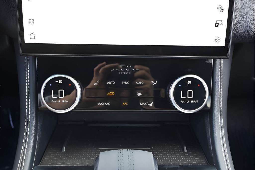 2026 Jaguar F-Pace R-Dynamic S - Photo 23