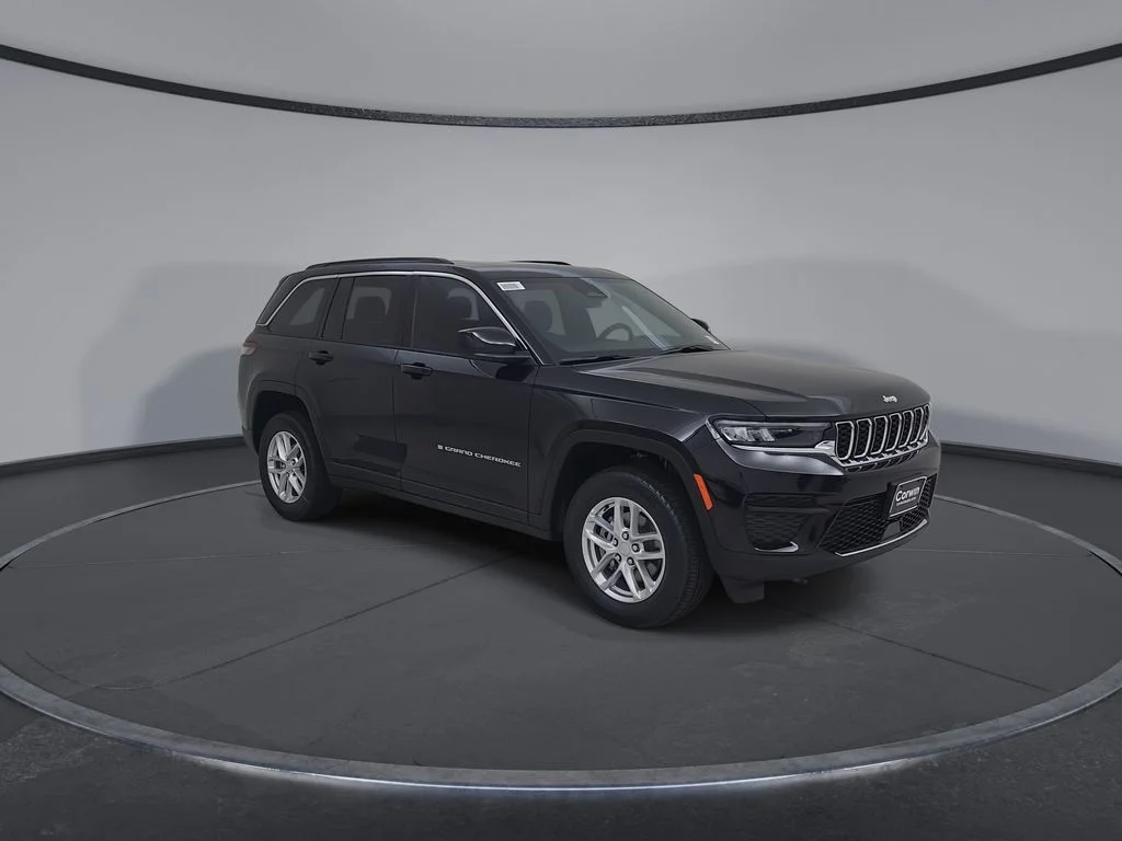 New 2026 Diamond Black Crystal Pearl-Coat Exterior Paint Jeep Laredo X image 3