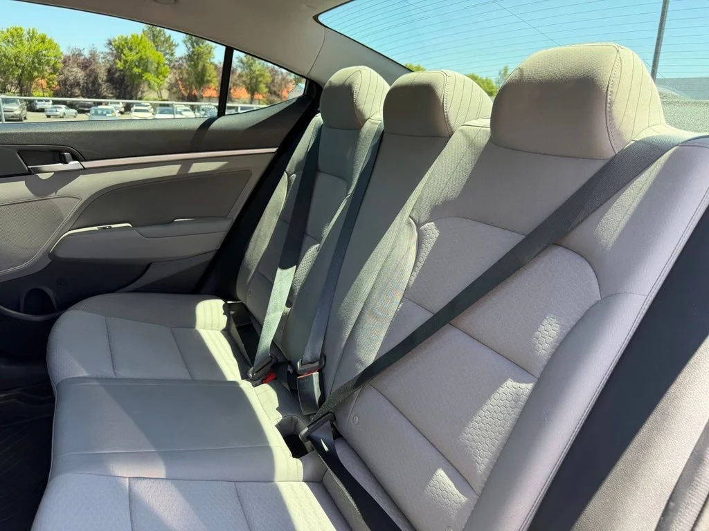 Used 2020 Fluid Metal Hyundai Value Edition image 30