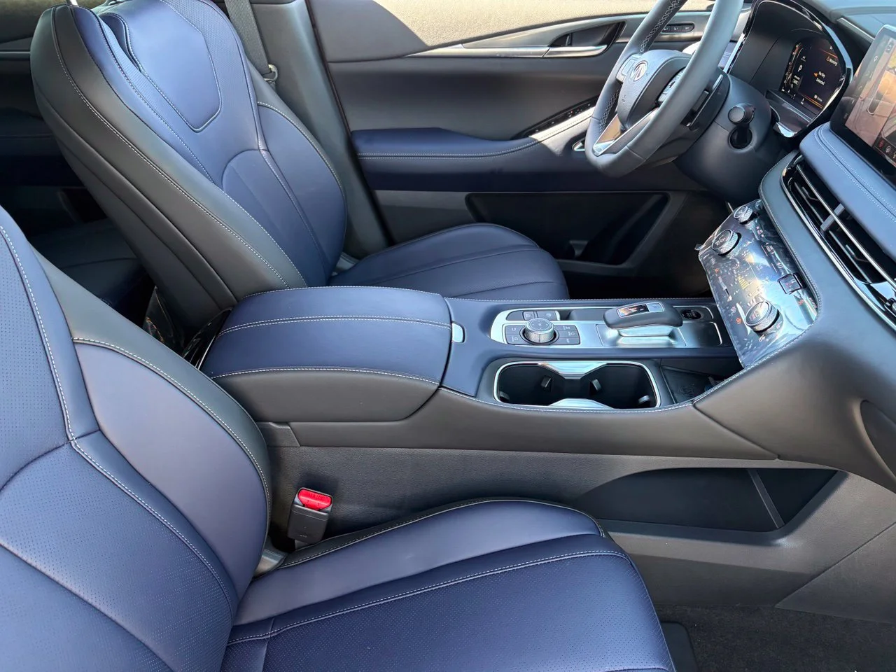 New 2027 RADIANT WHITE INFINITI Sport AWD image 12