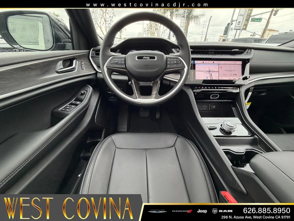 New 2026 Diamond Black Crystal Pearl-Coat Exterior Paint Jeep Limited Reserve image 33