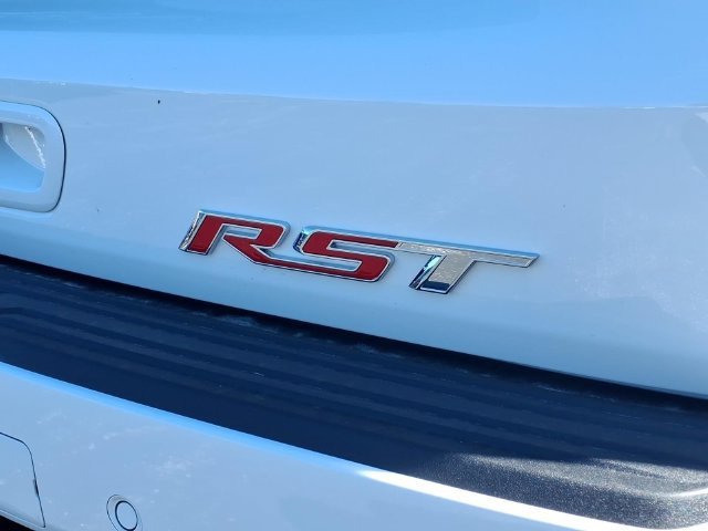 New 2027 Summit White Chevrolet RST image 25