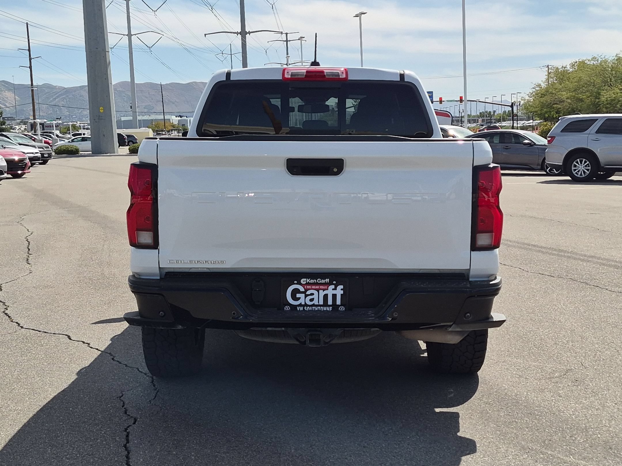 Used 2025 Summit White Chevrolet 4WD Z71 image 4