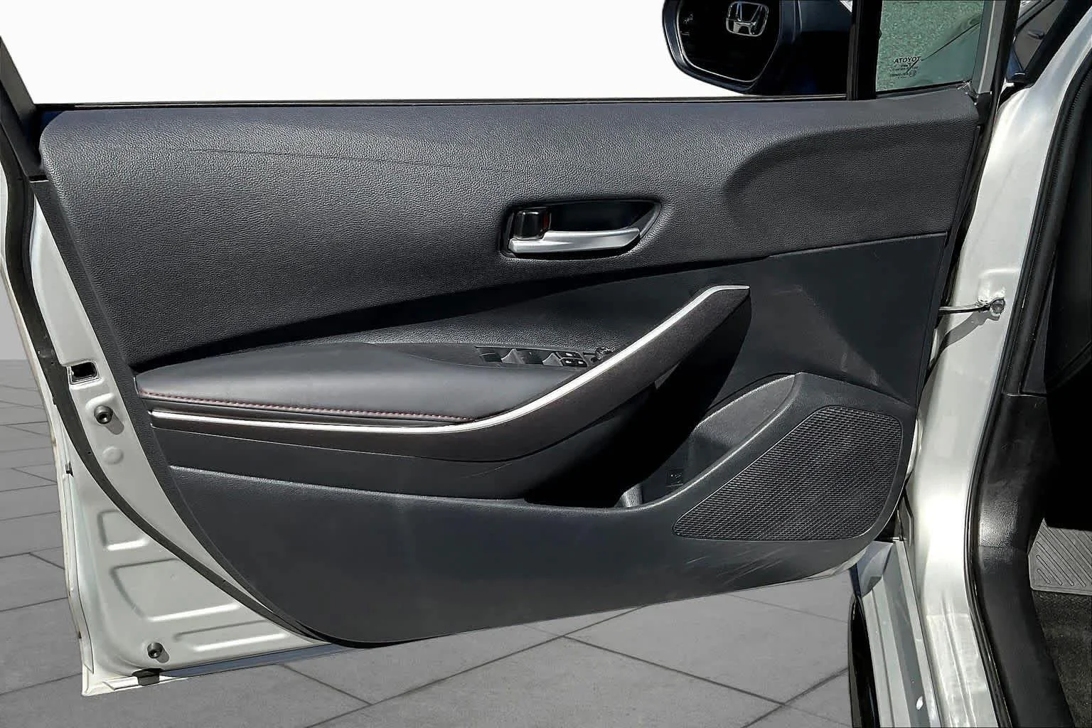 Used 2025 Classic Silver Metallic Toyota SE image 21
