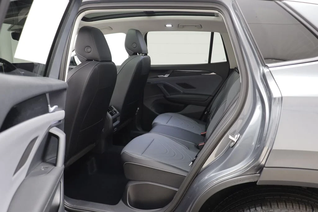 New 2026 Platinum Grey Volkswagen 2.0T SE image 14
