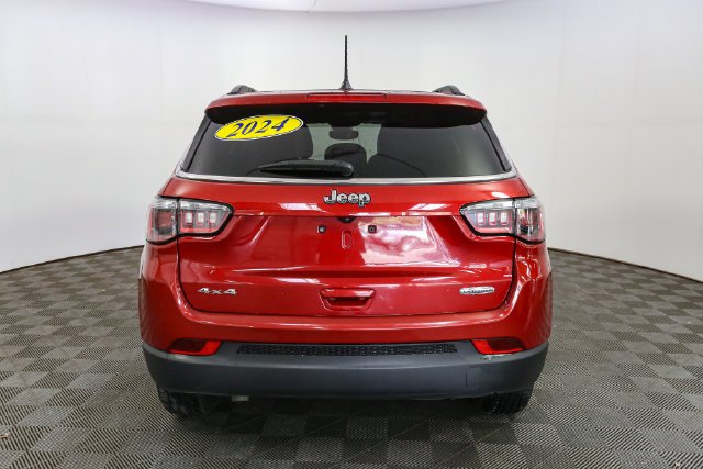 Used 2024 Red Jeep Latitude image 9