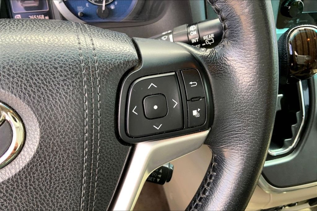 Used 2015 White Toyota XLE Premium image 12