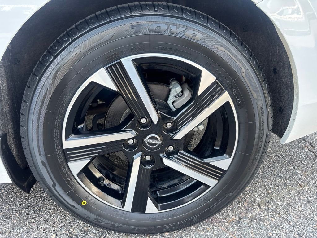 Used 2025 White Nissan SV image 35