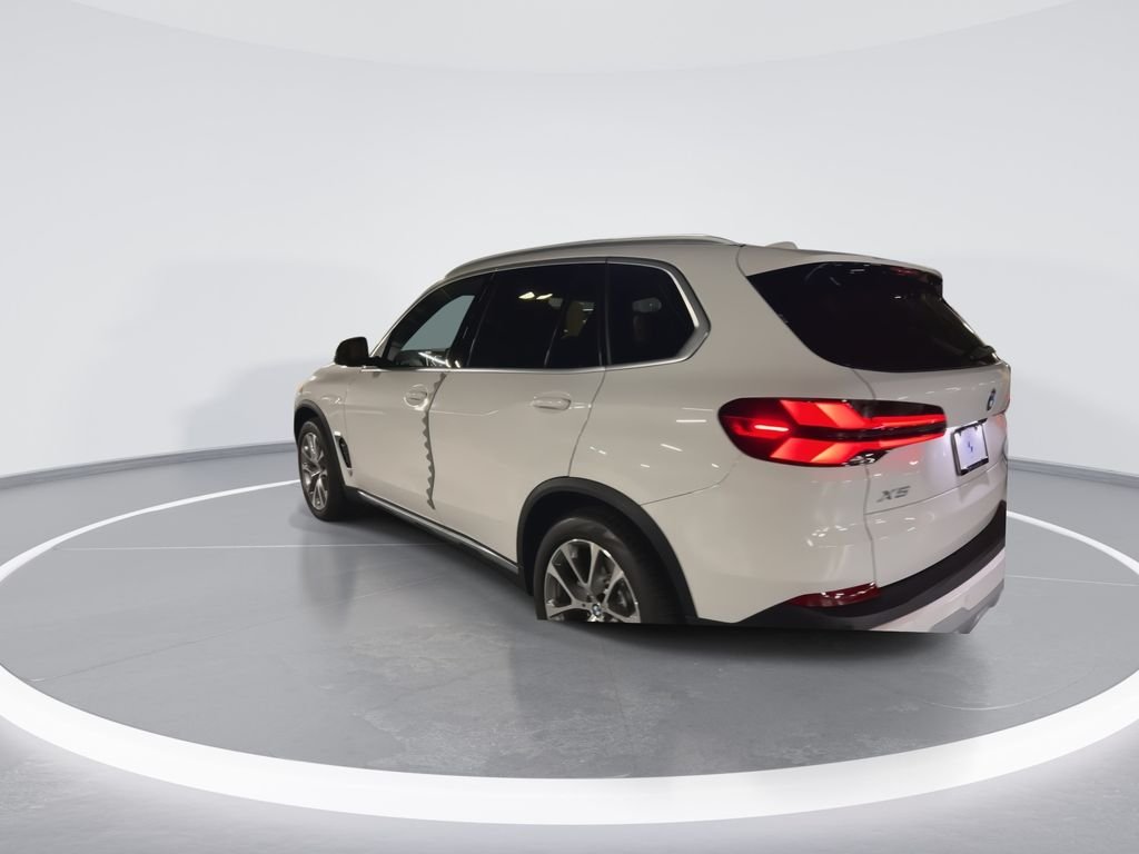 New 2026 Alpine White BMW xDrive40i image 9
