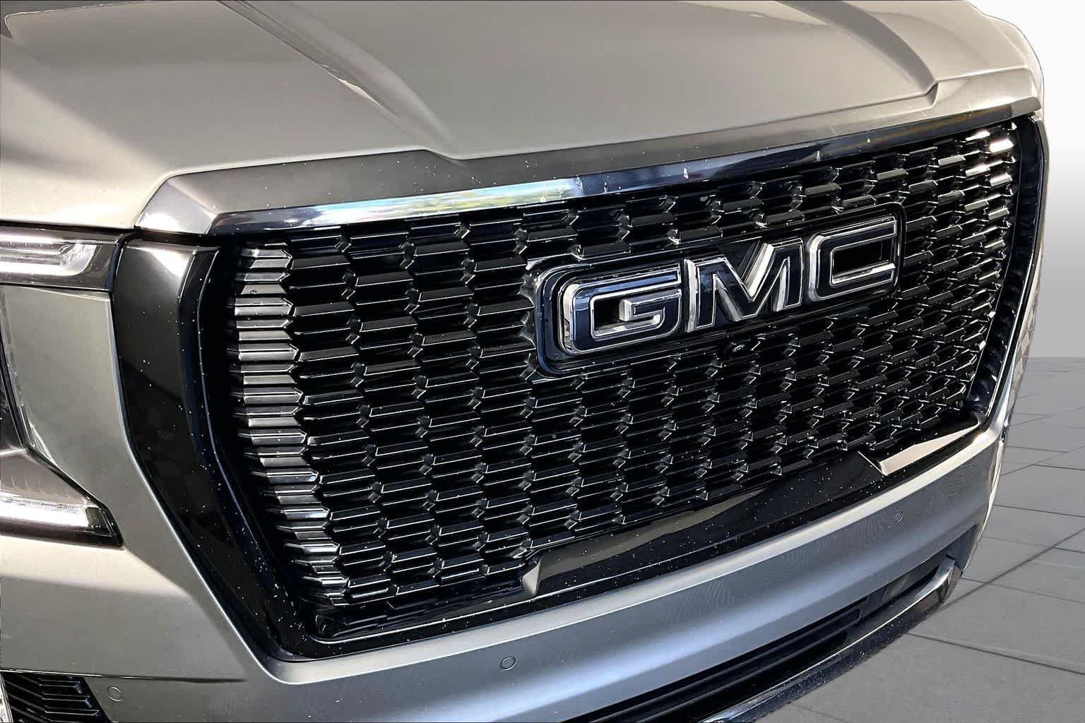 Used 2023 Sterling Metallic GMC Denali Ultimate image 27