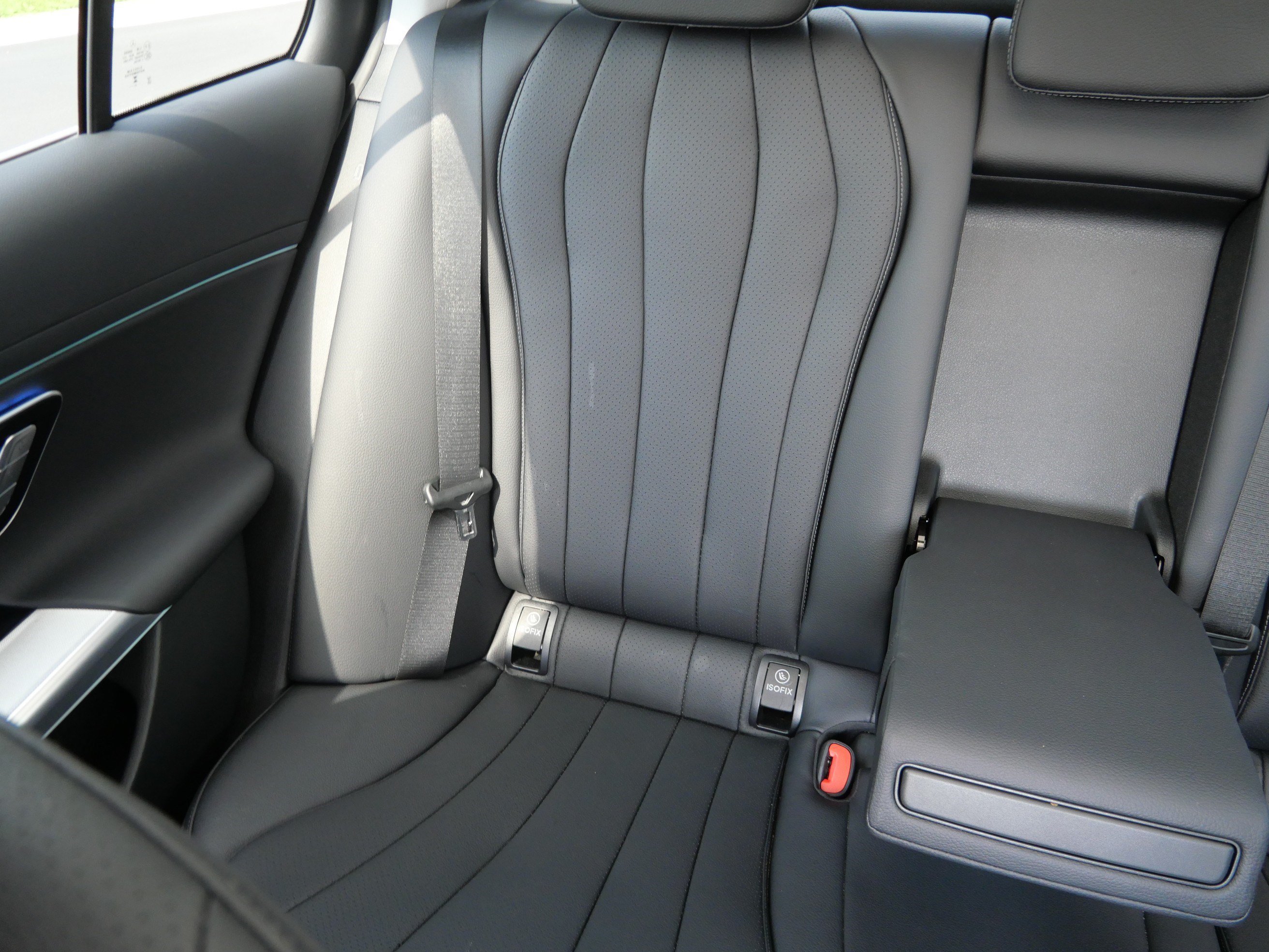 2025 Mercedes-Benz E-Class E350 - Photo 12