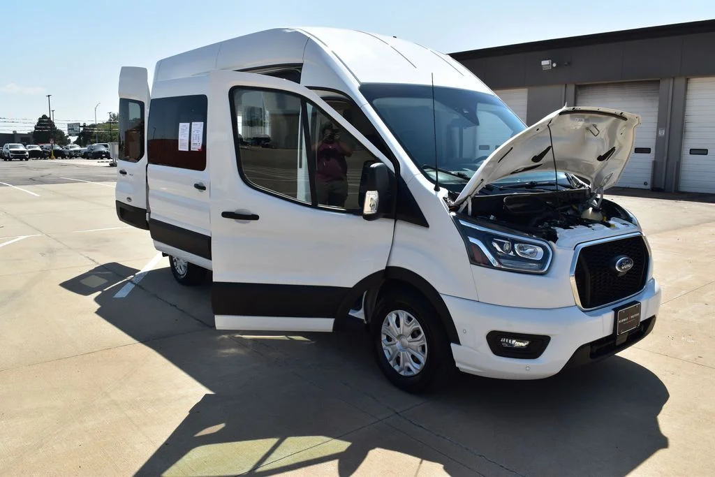 Used 2023 Oxford White Ford XLT image 37