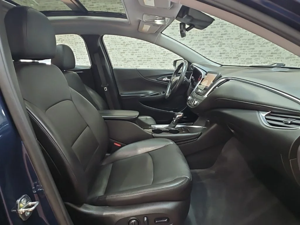 Used 2022 Blue Chevrolet Premier image 8