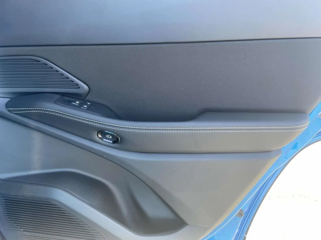 New 2026 Hydro Blue Pearlcoat Jeep Laredo image 18