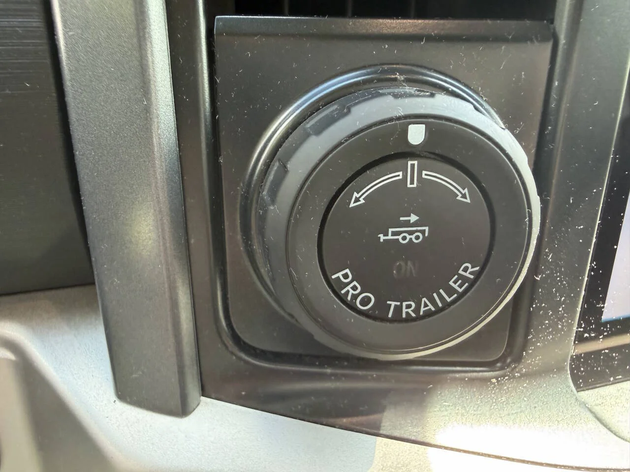 Used 2023 White Ford XLT 4x4 4dr SuperCrew 5.5 ft. SB image 8