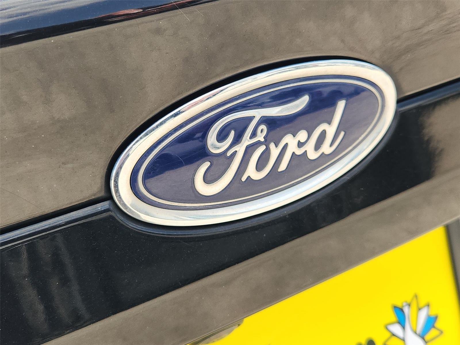 Used 2019 Black Ford SEL image 29