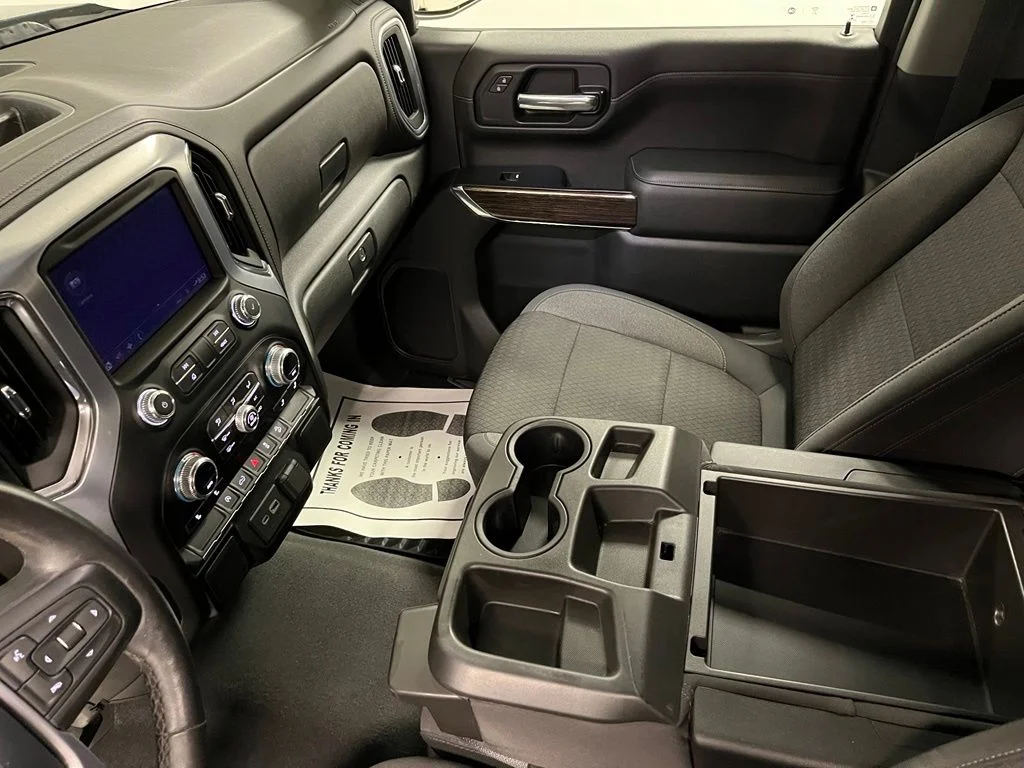 Used 2021 Black GMC Elevation image 39